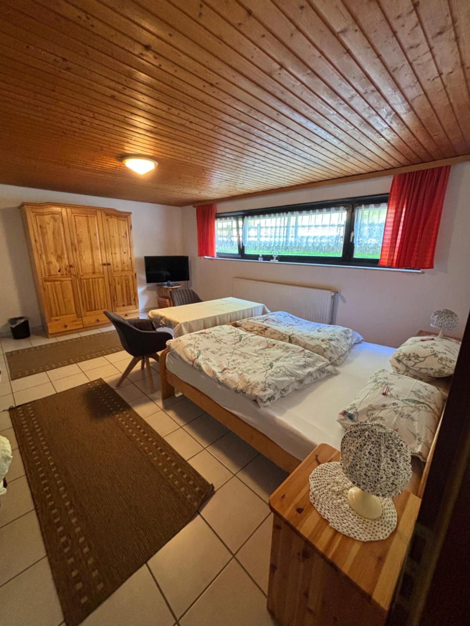 Pension Ernst Im Herzen Des Pfaelzerwaldes Mit Kueche Hotel Elmstein ภายนอก รูปภาพ